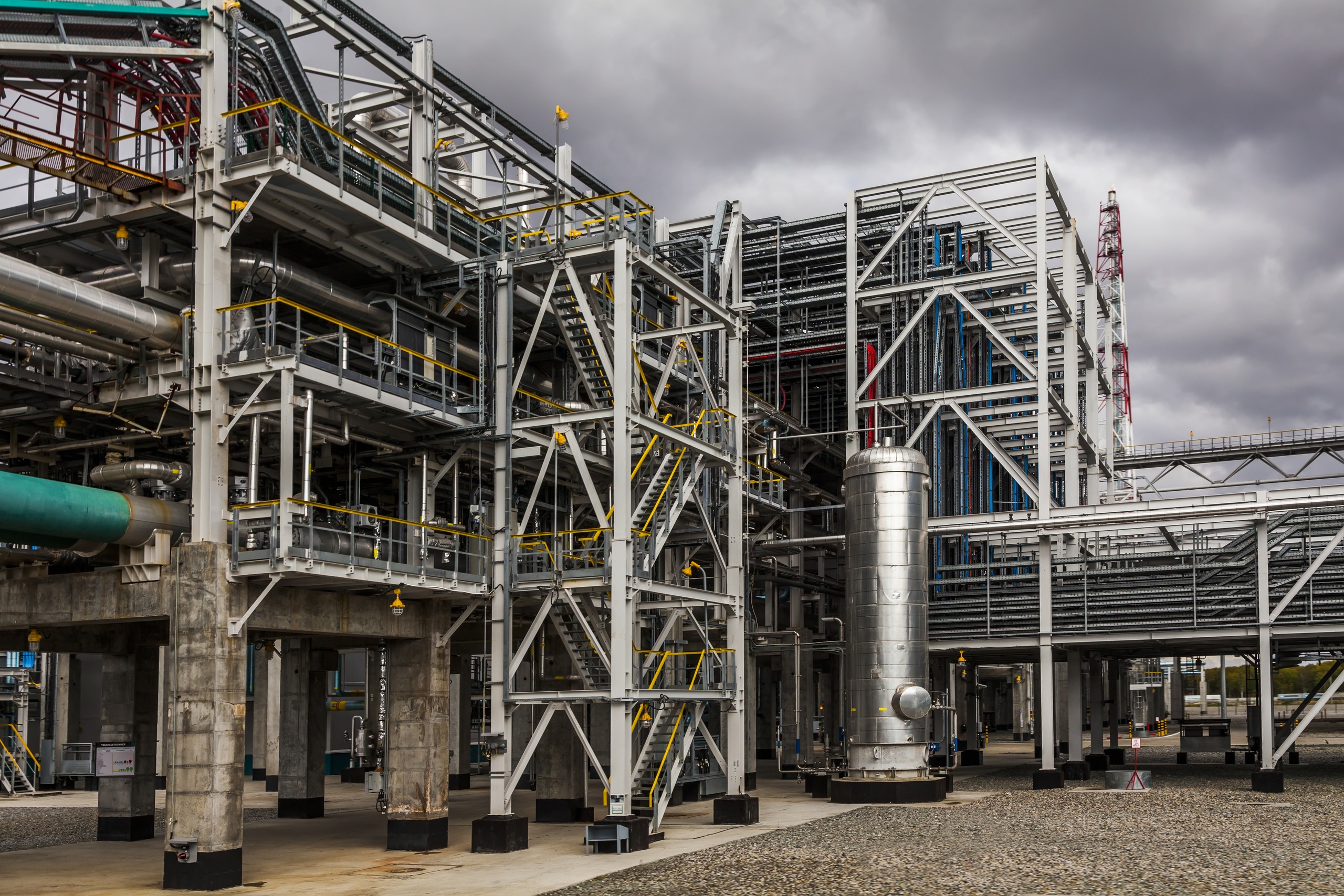 oil-refinery-factory-at-the-cloudy-sky-petrochemi