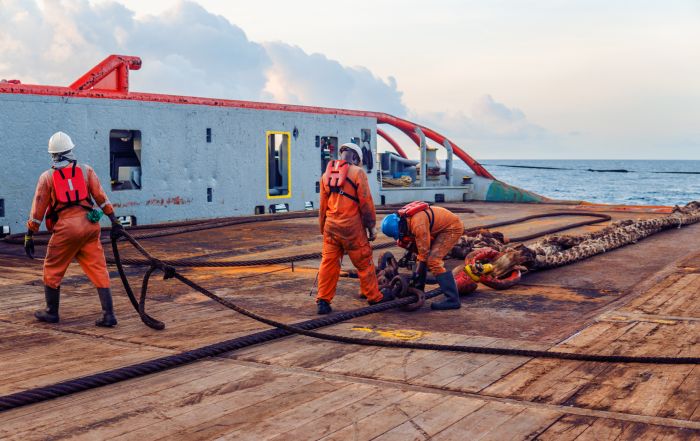 vessel-crew-preparing-vessel-for-static-tow-tanker